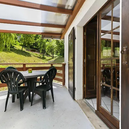 Secluded In Near Forest Chalet
